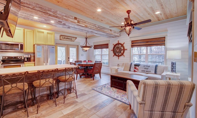 Pleasant Grove Cabaña | Awesome Lighthouse Lake House on Greers Ferry Lake with private beach