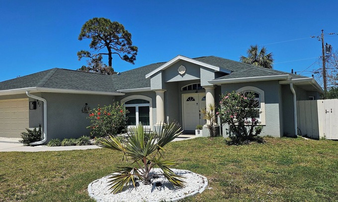 Venice Gardens Casa | Awesome Location Home in Venice...