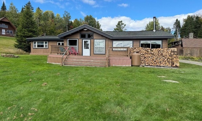 Pittsburg Cabina | Awesome Log Cabin on the 1st Connecticut Lake!