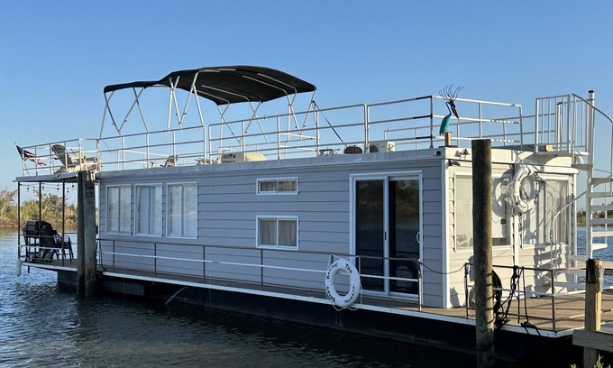 Cocodrie Alquiler De Eote | Awesome retreat on the water with sunrise