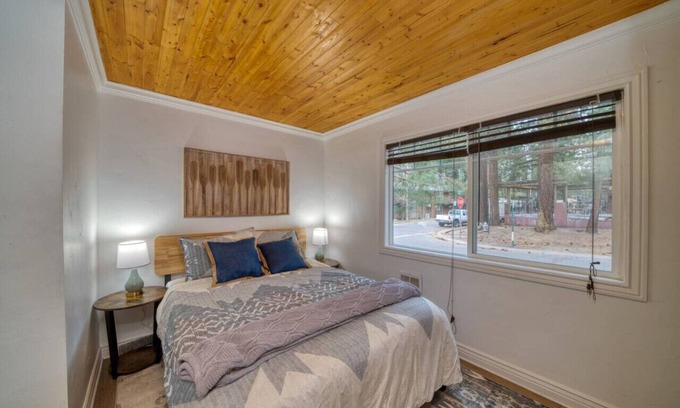 Lakeside Park Hotel | Awesome room layout at PERFECTLY located lodge in South Lake Tahoe!