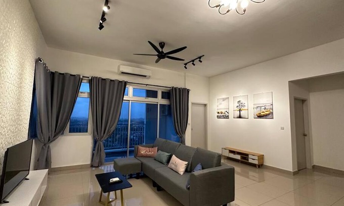 Setia Tropika Apartamento | AX Residence