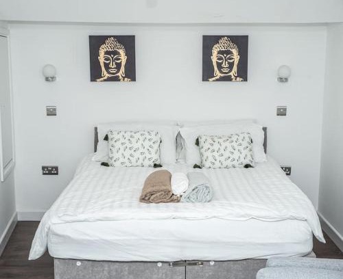 Aylesbury Apartamento | Aylesbury Studio Apartment 6 with parking