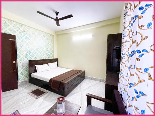 Ayodhya Hotel | AYODHYA HOTEL GANARAJ SHARNAM - Providing Spacious Rooms With Free Wi-Fi - Free Parking Available