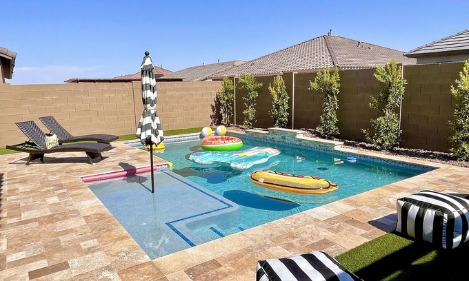 Buckeye Casa | AZ Sunshine Home(25 min to Airport)Resort Backyard~BBQ/POOL~ Spring Training🏟