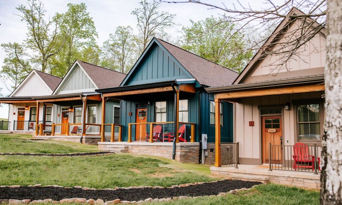 Jasper Cabina | Azalea & Blackberry Cabins