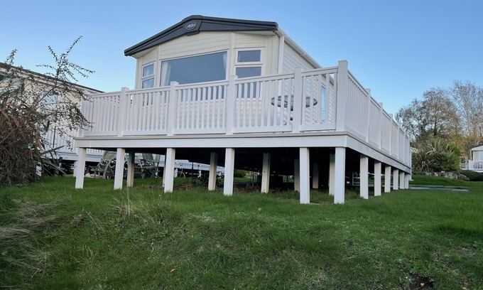 Hamworthy Casa | Azalea lovely dog free caravan on Rockley Park, Poole