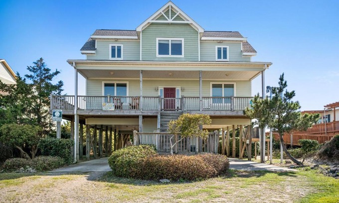 Caswell Beach Casa | Azohva by Oak Island Accommodations