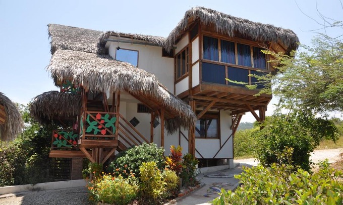 Las Tunas Hotel | Azuluna Ecolodge