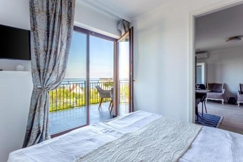 Balatonalmadi Apartamento | Azur Villa 1 - Panoramic Escape