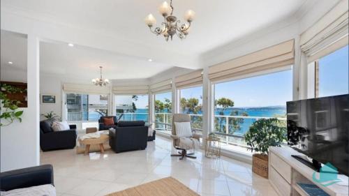 Belmont Casa | Azure Vista