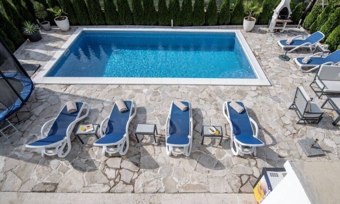 Trebinje Apartamento | Azzurro I apartment with Swimming pool in Trebinje