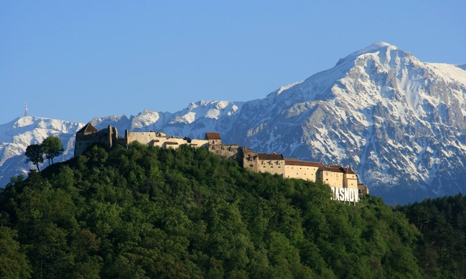 Rasnov Cama Y Desayuno | B&B 3 stars, 13 rooms, clean, max 28 persons, nearby Dino Park.