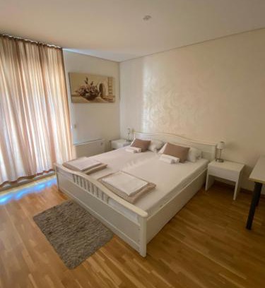 Nis Cama Y Desayuno | B&B Alex18