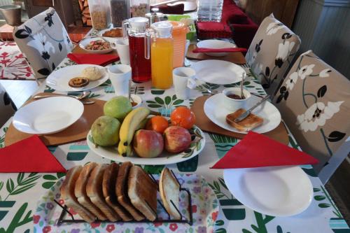 Tabua Apartamento | B&B Apartment, private with full kitchen Near Tabua