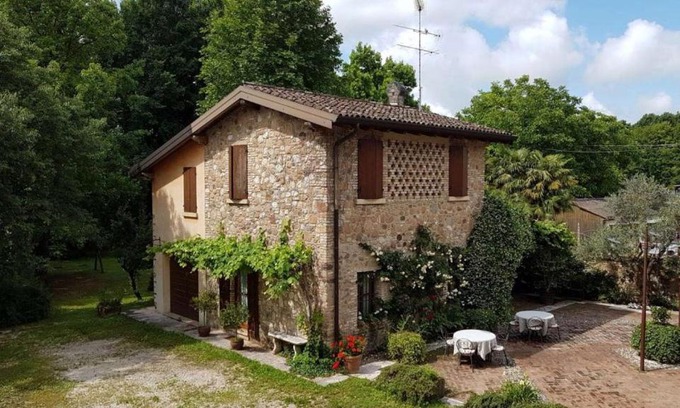 Monzambano Cama Y Desayuno | B&B Borsì