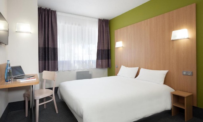 Costieres Hotel | B&B HOTEL Nîmes Ville Active, parking sécurisé gratuit