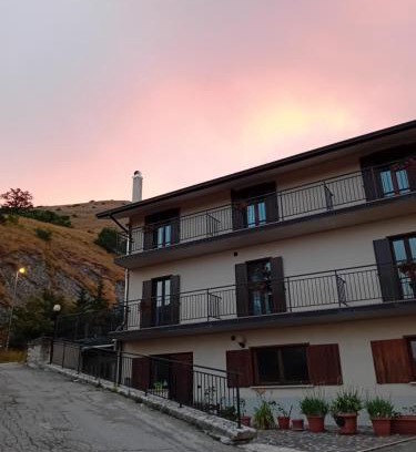 Rocca di Cambio Cama Y Desayuno | B&B Il Narciso Blu
