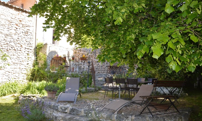 Monieux Casa | B & B en la casa de Hamlet entre el Ventoux y la llanura