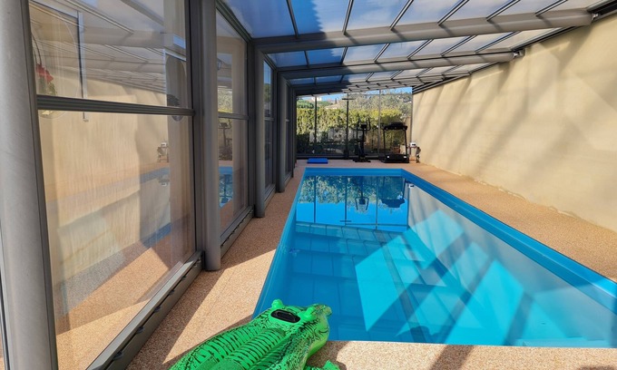 Bizanet Cama Y Desayuno | B&B L'Air Marin with indoor heated swimming pool