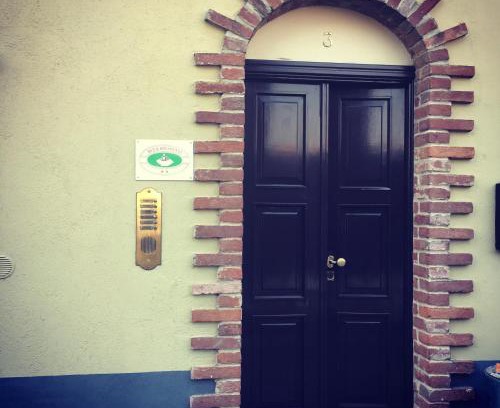 Poirino Cama Y Desayuno | B & B La Guesthouse