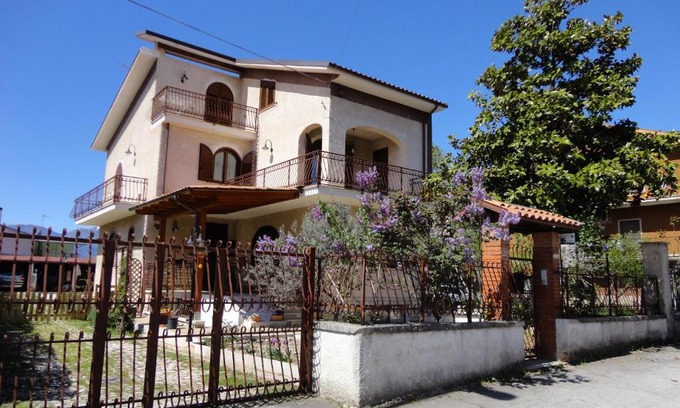 Sulmona Cama Y Desayuno | B&B La Magnolia