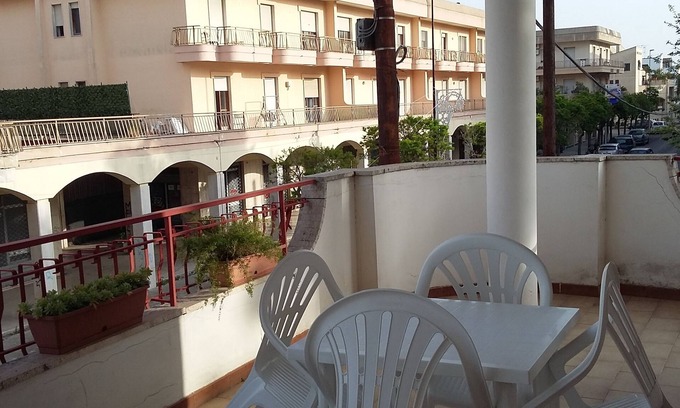 Lequile Cama Y Desayuno | B&B Leopardi