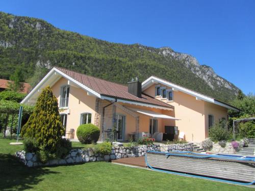Ruttenen Cama Y Desayuno | B&B Pension Marina