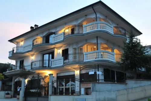 Roseto Capo Spulico Cama Y Desayuno | B&B Rosa dei Venti
