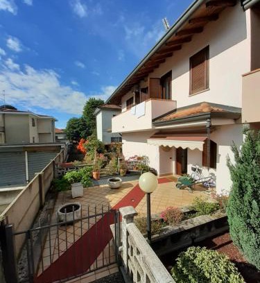 Cardano al Campo Cama Y Desayuno | B&B Villa Bucceri