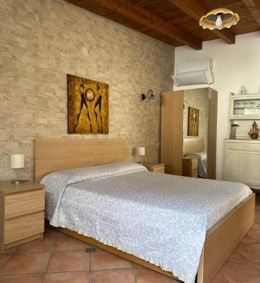 Giarra Cama Y Desayuno | B&B Villa Luisa Apartment