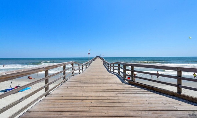 Myrtle Beach Apartamento | B · Brand New 4Br Steps to Beach 2nd Pier King Beds #B