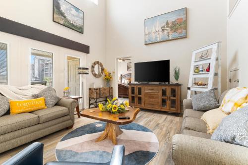 Hollister Casa | B Chillin Retreat on Table Rock Lake