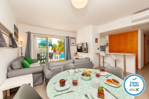 Telheiro Apartamento | B06 - Top-Floor Marina 2 bed Apartment