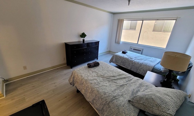 Pico - Robertson Hotel | (B11) LA Lovely Double Deluxe Unit