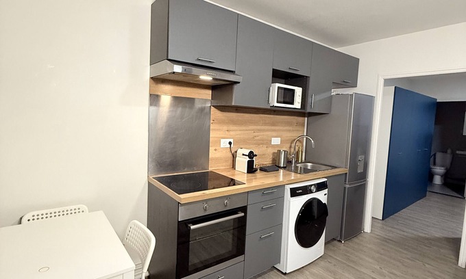 Bondy Apartamento | B11 T2 Bondy Centre dans une cours au calme et tout confort