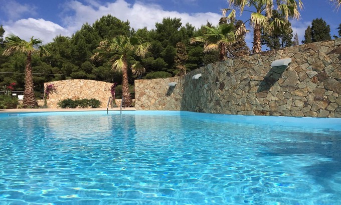 Porto Pino Villa | VILLA EN RESIDENCIA CON PISCINA