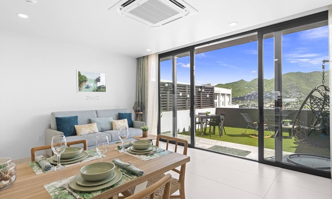 Cole Bay Apartamento | B207 - Incredible 1 bedroom with terrace