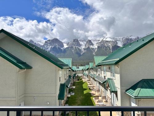 Harvie Heights Apartamento | B233 Mountain View 2BD 2BT AC BonFire BBQ Townhome Close to Banff