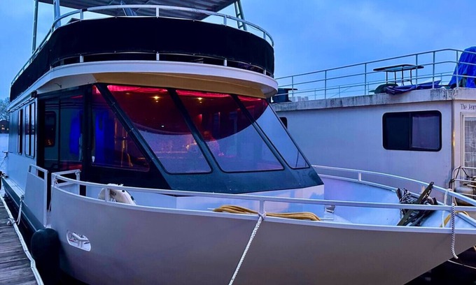 La Crosse Alquiler De Eote | b3 Couples Therapy Yacht