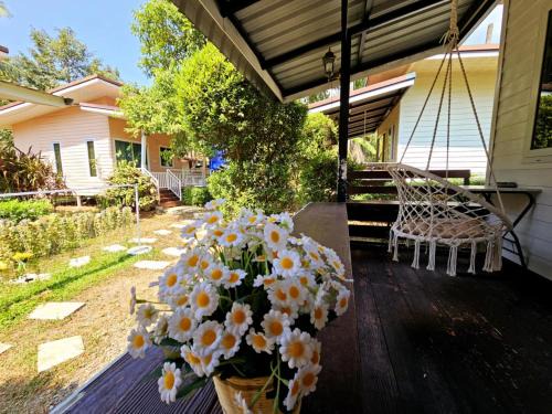 Bang Bao Bay Casa | Baan suan khun ta บ้านพักสวนคุณตา
