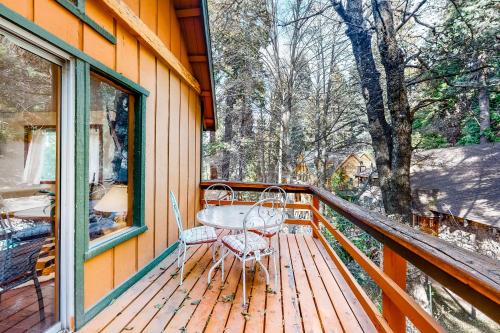 Cedar Glen Casa | Babbling Brook