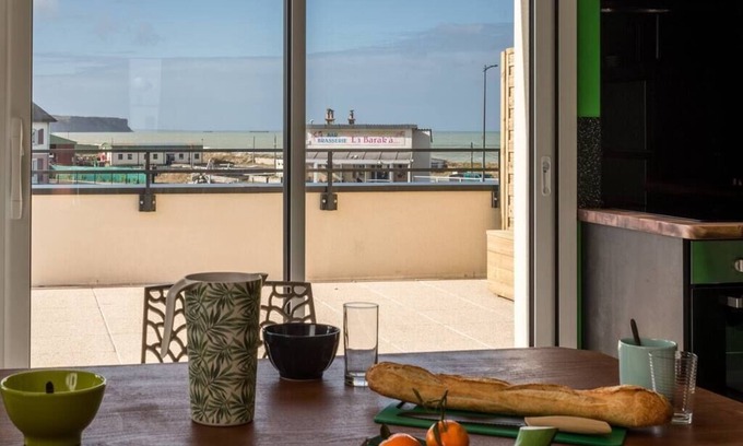 Saint-Come-de-Fresne Apartamento | Babord, apartment with terrace and sea view, parking