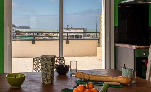 Saint-Come-de-Fresne Apartamento | Babord, appt avec terrasse et vue mer