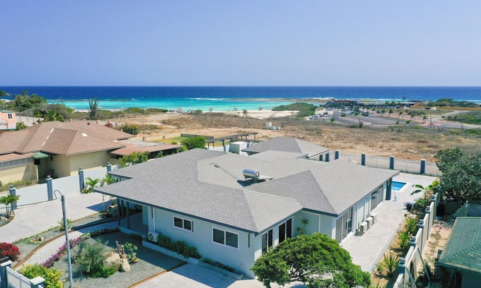 Sero Colorado Casa | Baby Beach Oasis – 4 BR Oceanview, Closest House to Baby Beach