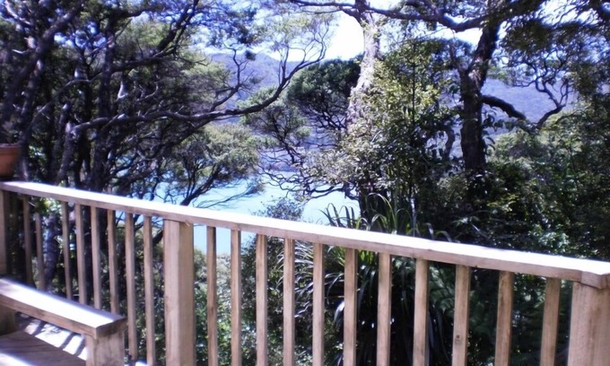 Tryphena Casa | Bach en arbusto entorno tranquilo con vistas al mar