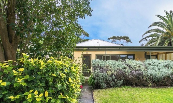 Portsea Casa | Back Beach Lodge: 4 BR, 2 BA House in Portsea, Sleeps 10