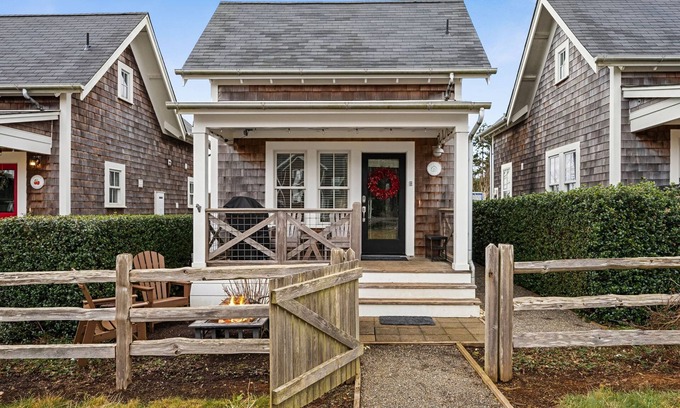 Seabrook Casa | Back Home, bring your pup along and enjoy the orchard cabin!