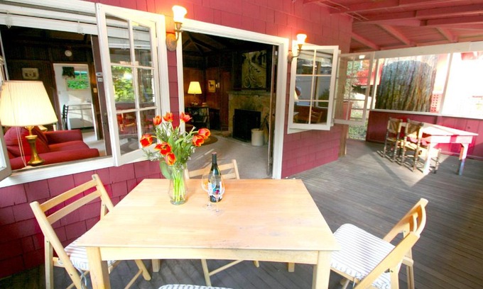 Guerneville Casa | Back in the Day! Redwoods! Walk to River!! BBQ Grill! Fast WiFi!! Dog Friendly!