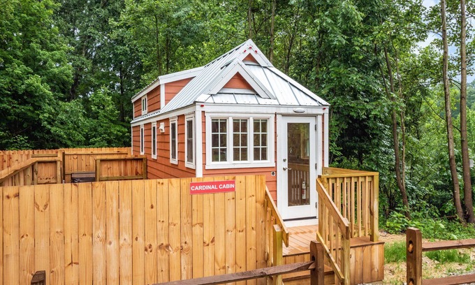 Laurelville Casa | Back to Nature with Tiny Home Experience, treed 60 acres to hike on